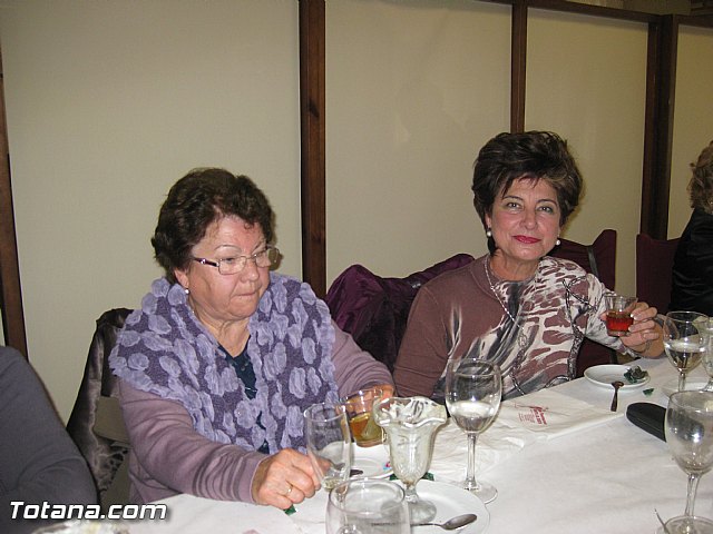 La Asociacin de Amas de Casa y Usuarios “Las Tres Avemaras” celebr una comida de convivencias, con motivo de las fiestas navideñas - 37