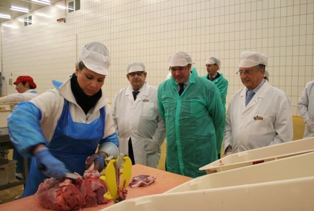 Empleo y ELPOZO firman un convenio para favorecer la insercin laboral de jvenes desempleados, Foto 2