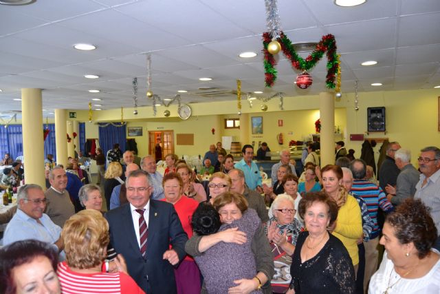 El Centro Municipal de la Tercera Edad celebra su fiesta de Navidad - 1, Foto 1