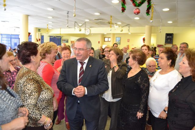 El Centro Municipal de la Tercera Edad celebra su fiesta de Navidad - 2, Foto 2
