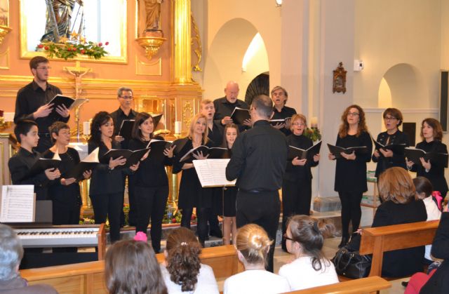 La iglesia San Pedro Apóstol acoge el concierto Entre Voces de la coral Patnia - 2, Foto 2