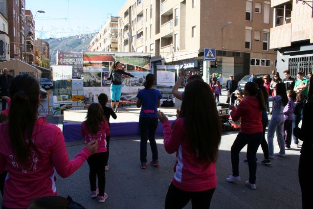 El I Maratón de Zumba Fitness recoge 300 kilos de comida para familias necesitadas de Cehegín - 4, Foto 4