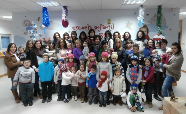 Cerca de 200 niños y niñas de la red de guarderías municipales protagonizan el vídeo navideño del Ayuntamiento - 1, Foto 1