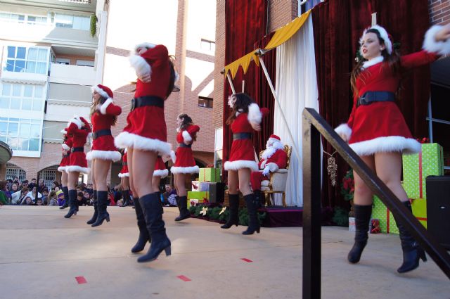 Papa Noël llega a Totana sumido en un espectáculo de música y animación - 1, Foto 1