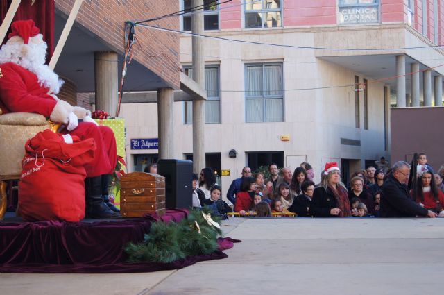 Papa Noël llega a Totana sumido en un espectáculo de música y animación - 3, Foto 3