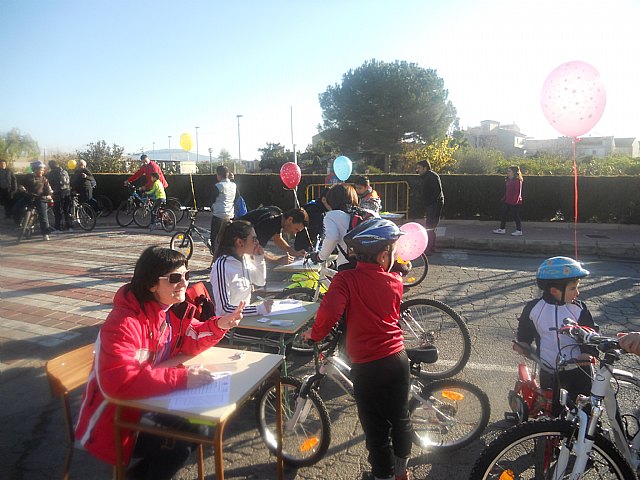 Ms de 700 personas participan en familia en el 