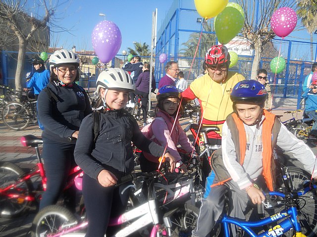 Ms de 700 personas participan en familia en el 