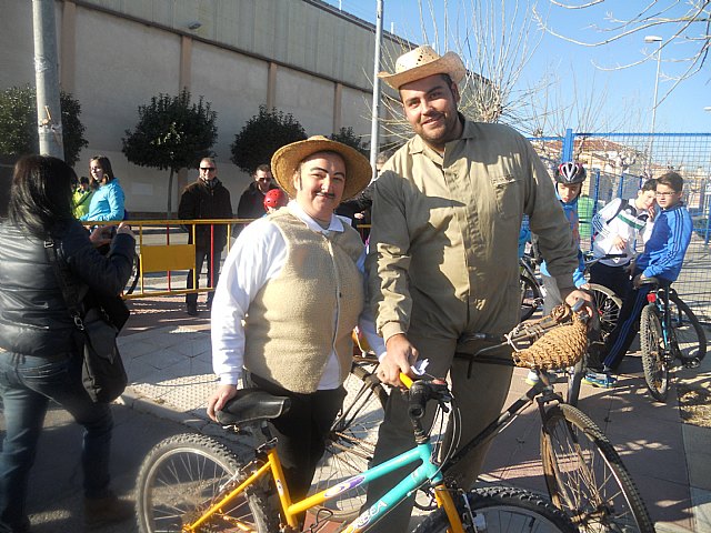 Ms de 700 personas participan en familia en el 