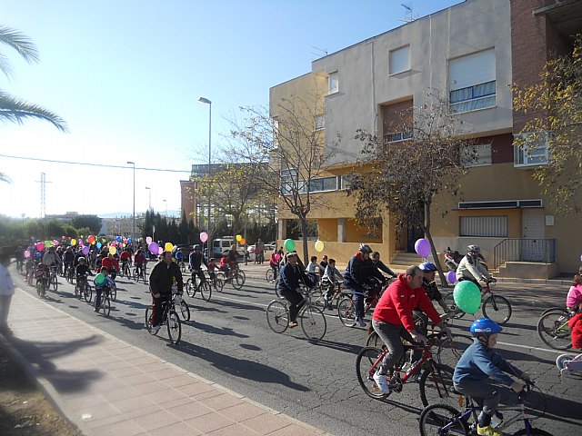 Ms de 700 personas participan en familia en el 