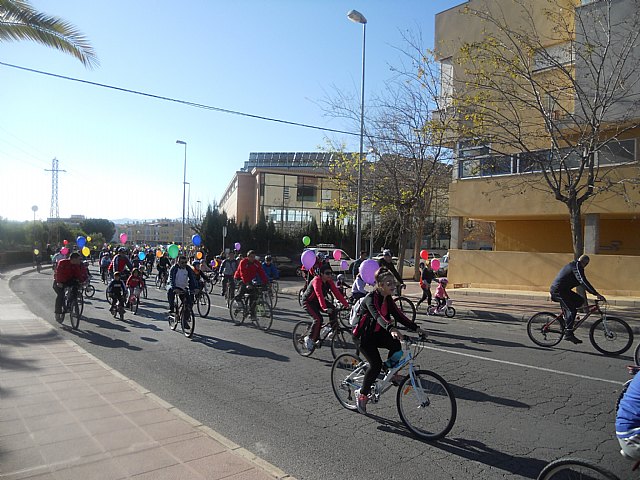 Ms de 700 personas participan en familia en el 