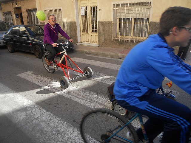 Ms de 700 personas participan en familia en el 