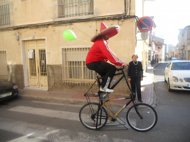 Ms de 700 personas participan en familia en el 