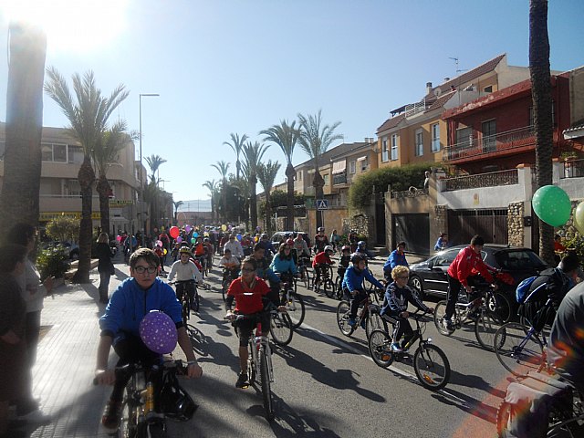 Ms de 700 personas participan en familia en el 