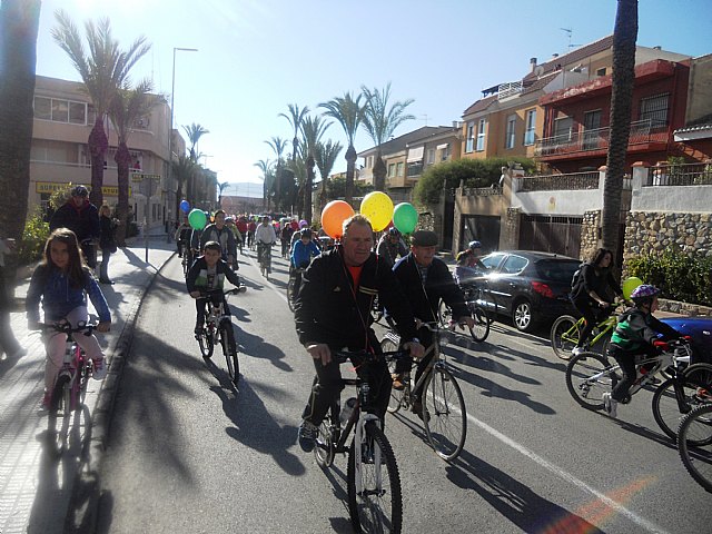 Ms de 700 personas participan en familia en el 