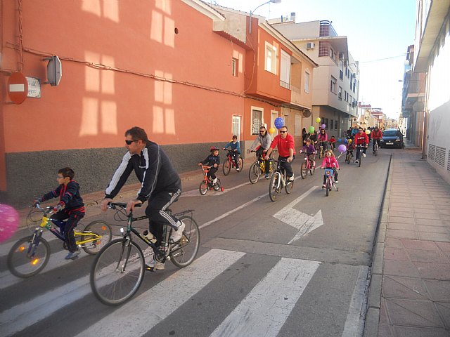 Ms de 700 personas participan en familia en el 