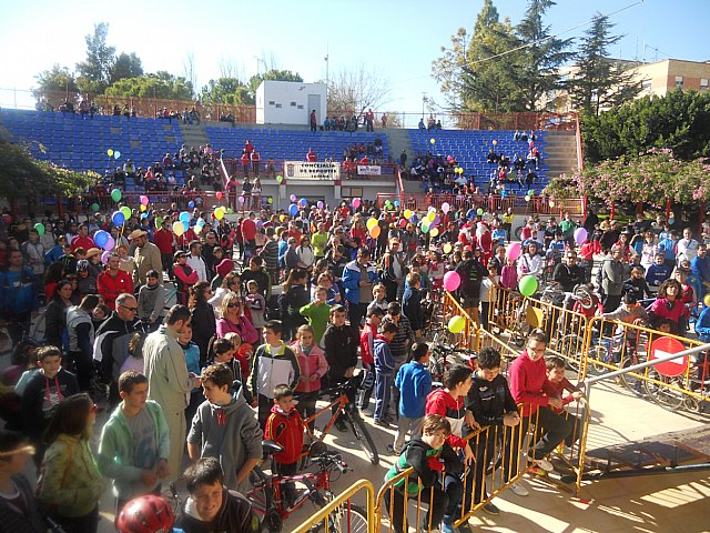 Ms de 700 personas participan en familia en el 