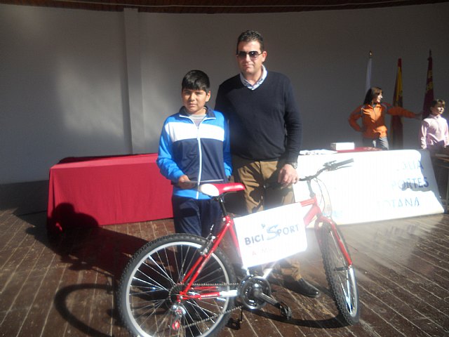 Ms de 700 personas participan en familia en el 