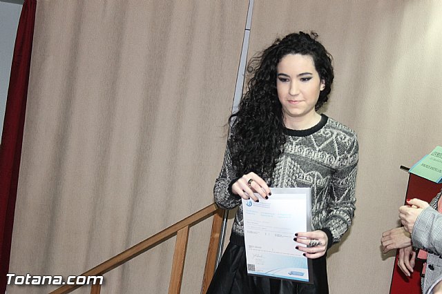 Se gradan un total de 17 alumnos de la VII promocin del Bachillerato Internacional del IES 