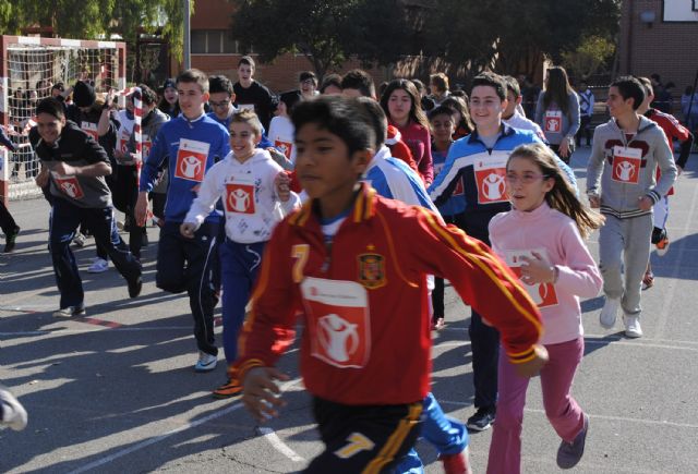Los alumnos del IES Salvador Sandoval corrieron por los niños de Etiopía - 1, Foto 1