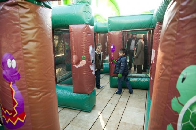 Los dinosaurios se instalan en Héroes de Cavite esta Navidad - 1, Foto 1