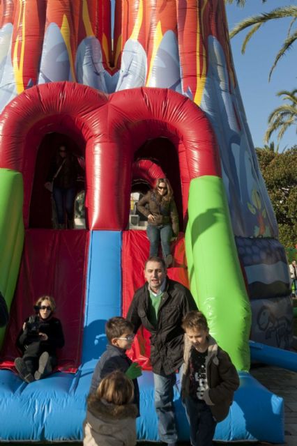 Los dinosaurios se instalan en Héroes de Cavite esta Navidad - 2, Foto 2