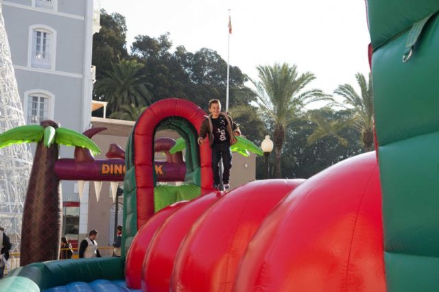 Los dinosaurios se instalan en Héroes de Cavite esta Navidad - 5, Foto 5