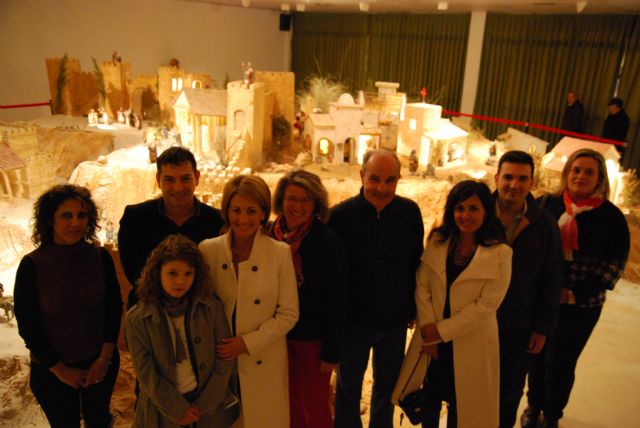 Las ruinas de una catedral gótica acoge el Nacimiento del Belén Municipal - 1, Foto 1