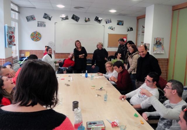 Los concejales del Grupo Socialista celebran la Navidad con los jóvenes del Centro de Día Juan Cerezo - 1, Foto 1