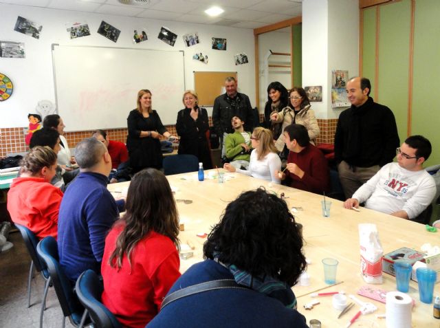 Los concejales del Grupo Socialista celebran la Navidad con los jóvenes del Centro de Día Juan Cerezo - 2, Foto 2