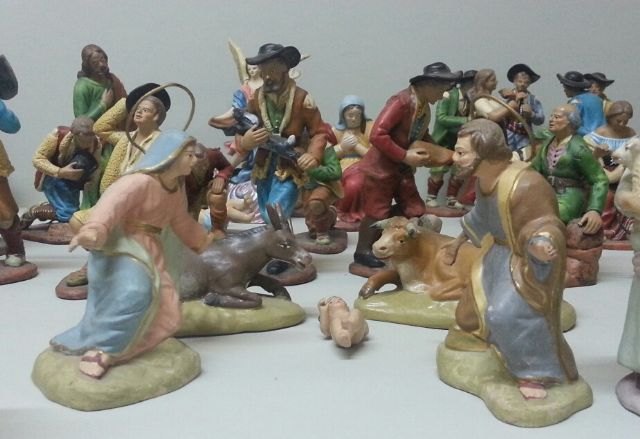 El municipio de Ojós acoge una colección de ´Belenes del Mundo´ con 235 conjuntos y 2.700 figuras de belenes - 1, Foto 1