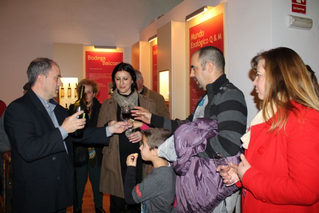 Bullas cumplió con su tradición navideña y descorchó el vino de nueces - 1, Foto 1