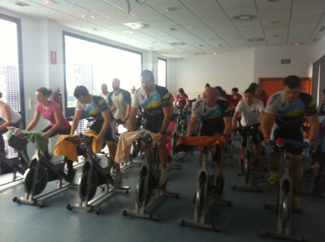 El Centro Deportivo Las Torres recoge comida y juguetes para Jesús Abandonado a ritmo de zumba, bike y otras clases - 3, Foto 3