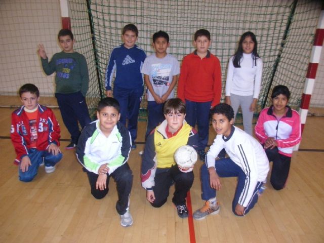 La concejalía de Deportes pone en marcha la fase local de balonmano alevín de Deporte Escolar - 1, Foto 1