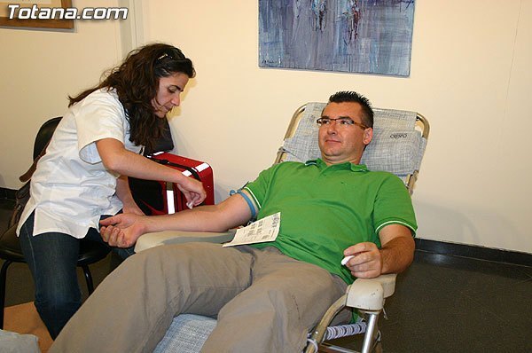 El Centro Regional de Hemodonación atiende durante 2013 a 60.308 donantes de sangre, de los que 5.749 lo hacen por primera vez - 1, Foto 1