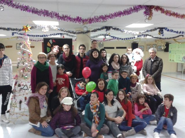 D´Genes realizó un pequeño acto navideño y un un taller de manualidades navideño, Foto 1