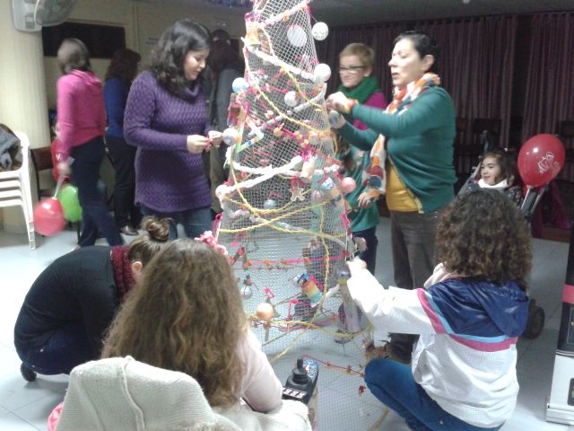 D´Genes realizó un pequeño acto navideño y un un taller de manualidades navideño, Foto 2