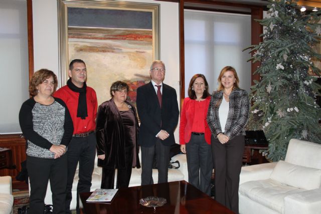 El jefe del Ejecutivo murciano recibe a la presidenta de Famdif, Carmen Gil - 1, Foto 1