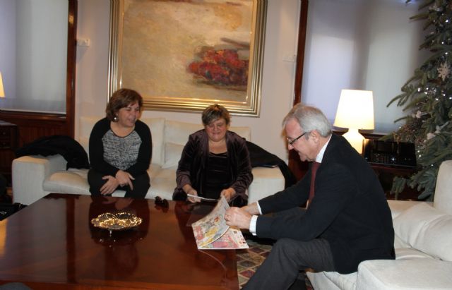 El jefe del Ejecutivo murciano recibe a la presidenta de Famdif, Carmen Gil - 3, Foto 3