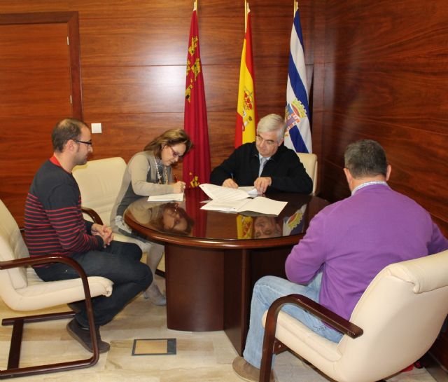 El alcalde formaliza dos convenios, con Cruz Roja Jumilla y la Residencia de Ancianos, por más de 26.000 euros - 1, Foto 1