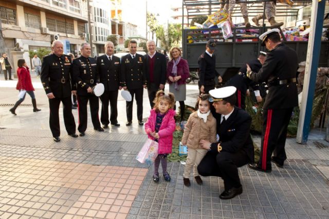 Cerca de 3.000 juguetes forman la montaña de ilusión de este año - 1, Foto 1