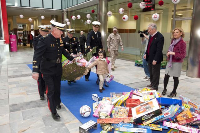 Cerca de 3.000 juguetes forman la montaña de ilusión de este año - 2, Foto 2
