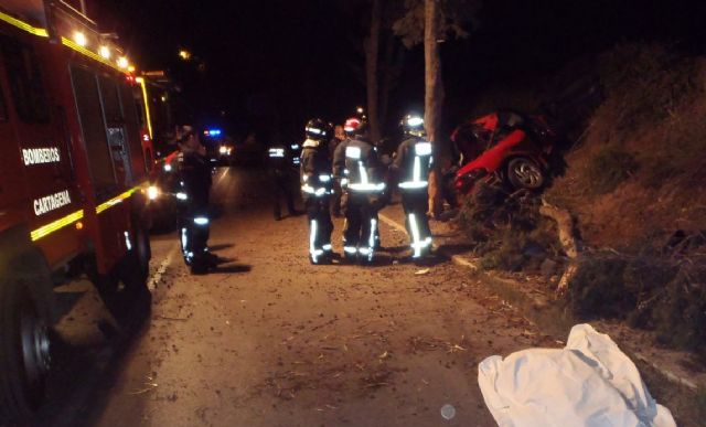 Fallece una menor de 16 años tras salirse un vehículo en la carretera de La Algameca - 1, Foto 1