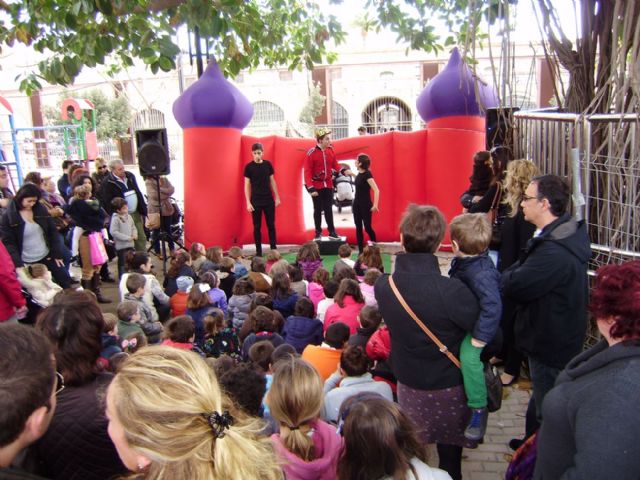 Cuentos para los más pequeños en la Plaza Juan XXIII - 1, Foto 1