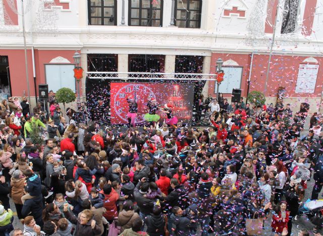 Más de 400 niños y niñas recibieron el 2014 antes de tiempo en las Campanadas Infantiles Solidarias - 1, Foto 1