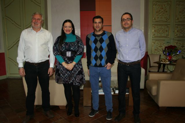 Victoria Cava y Alfonso Melgares, Estrella de Oriente y Cartero Real de la Cabalgata de Reyes Magos - 1, Foto 1