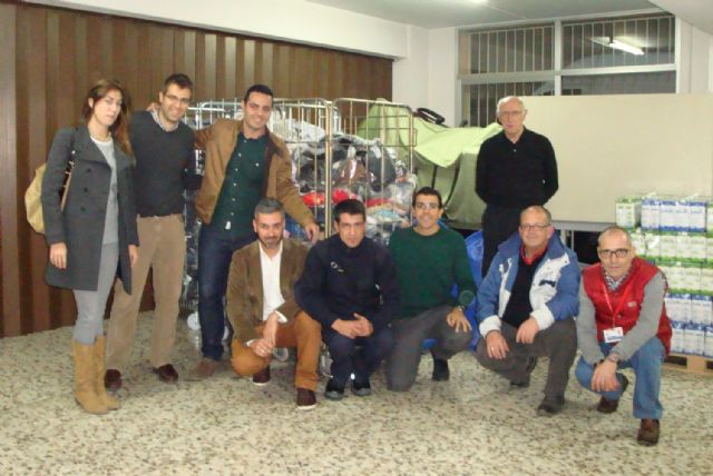 SABIC dona cuatro palés de alimentos y 2.500 prendas de ropa a la Fundación Jesús Abandonado - 1, Foto 1