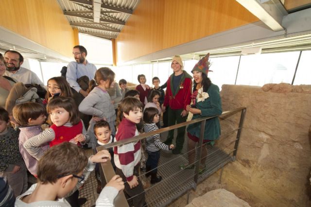 El tacaño Scrooge enseña a los más pequeños la Muralla Púnica - 2, Foto 2