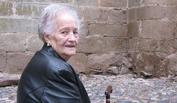 Las agrupaciones aguileñas del PCE y la UJCE muestran su duelo por la muerte de la camarada Concha Carretero - 1, Foto 1