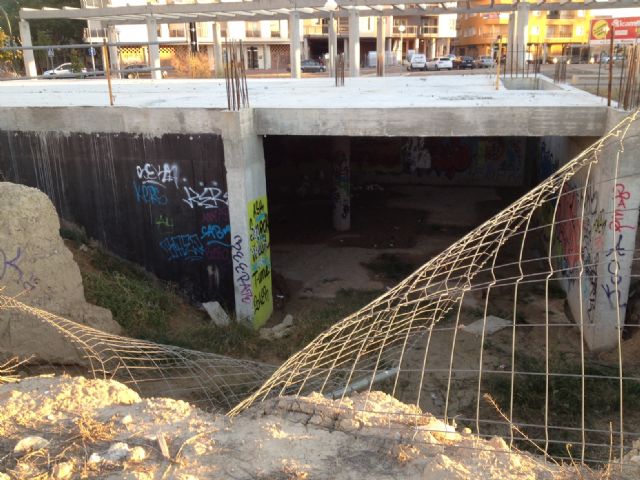 IU-Verdes denuncia el estado de abandono de un solar municipal en Churra - 1, Foto 1