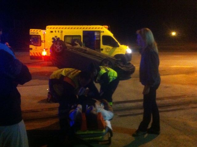 Civil Protection, Civil Guard Traffic and Local Police attend a wounded, Foto 1